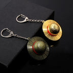 Porte-clés une pièce en forme de chapeau de paille, pendentif en métal pour Fans, adapté aux jeux de rôle, accessoires bijoux GEAR GLOW